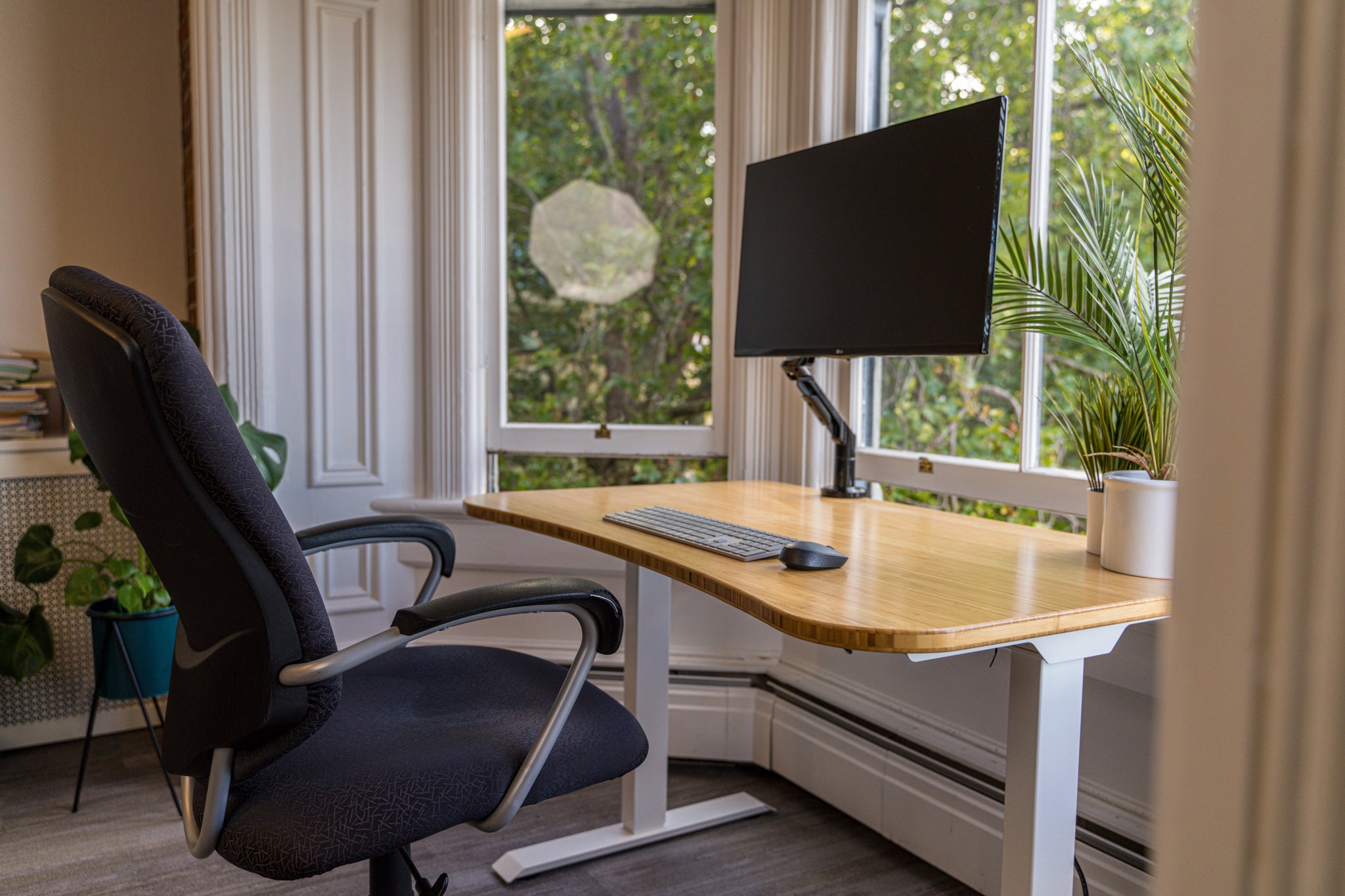 Exclusive: Health Benefits Of Standing Desks Are Most Important For Us ...